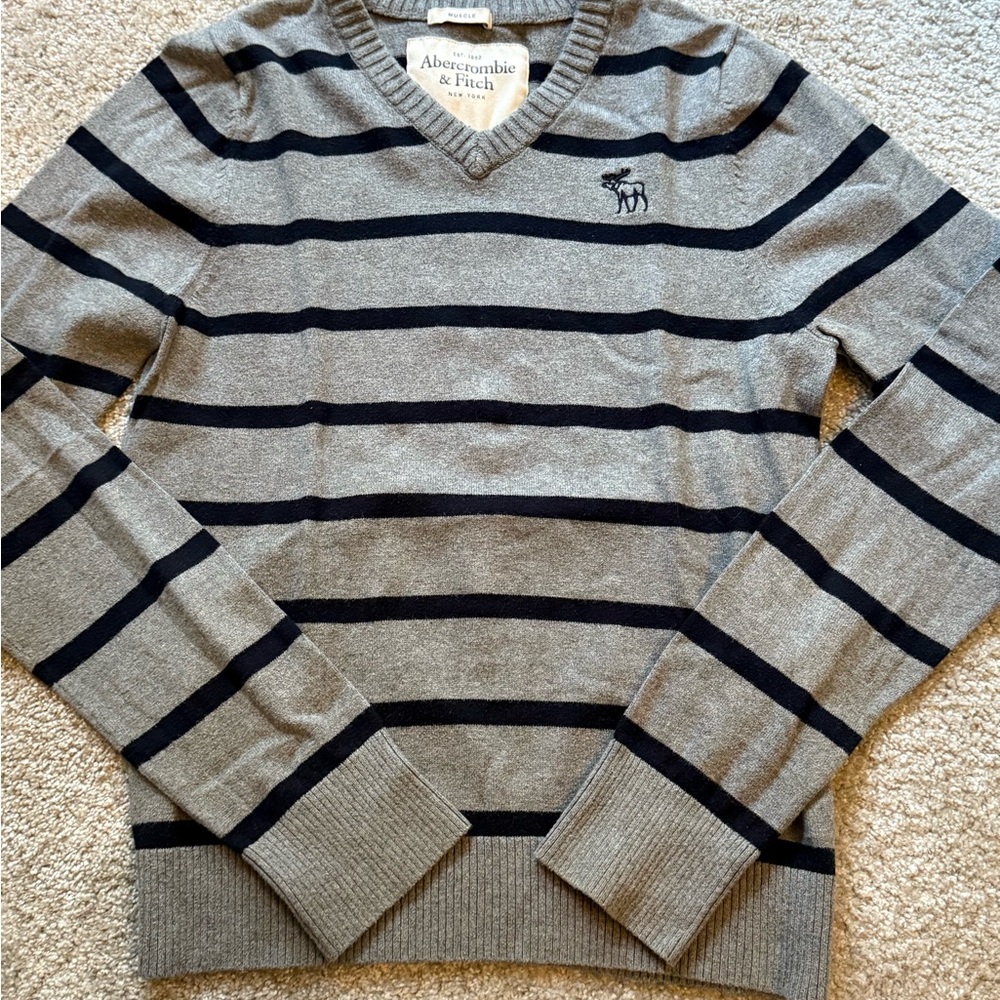 Vintage Abercrombie & Fitch Men's V-Neck Striped Muscle Sweater